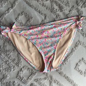 🌻5/$25🌻Old Navy Floral Bikini Bottoms
